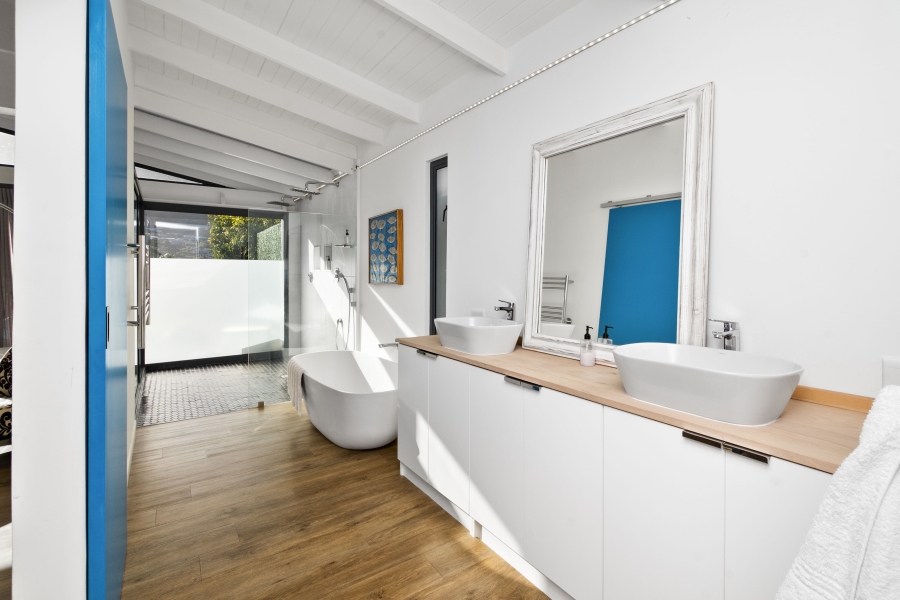 5 Bedroom Property for Sale in Oakhurst Estate Western Cape